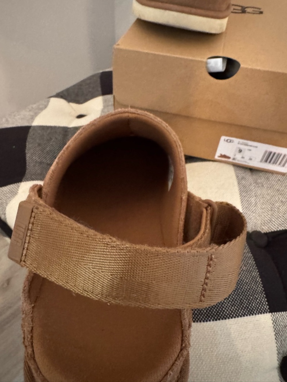 UGG Women’s Goldenstar Clog Chestnut Suede Slip-On - Picture 6 of 8